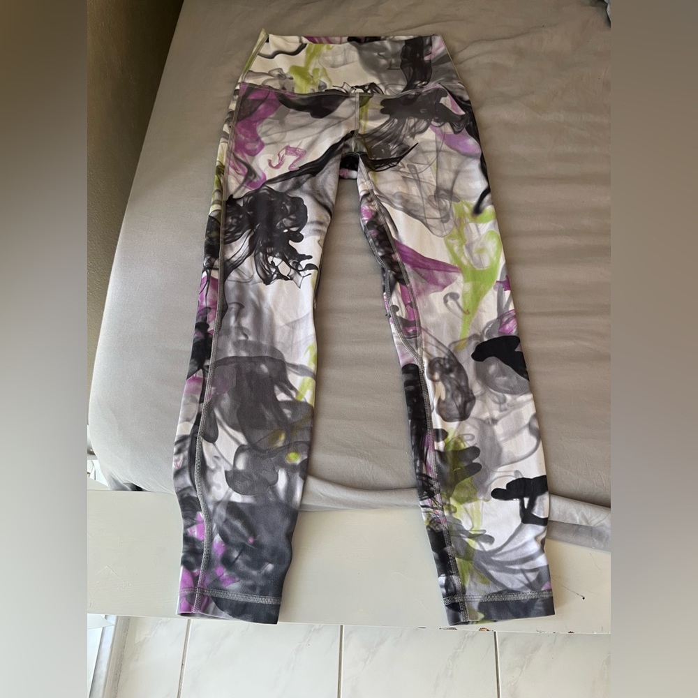 Size 6 lululemon leggings. The dye